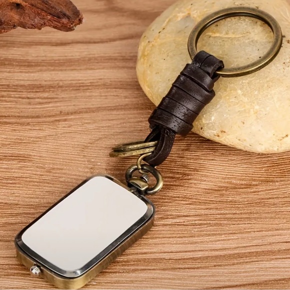 Keychain Watch - Picture 4 of 5